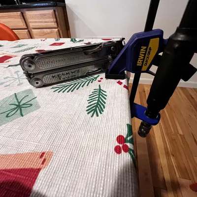 Giá đỡ ăng ten BNC cho Kẹp Irwin Quick-Grip