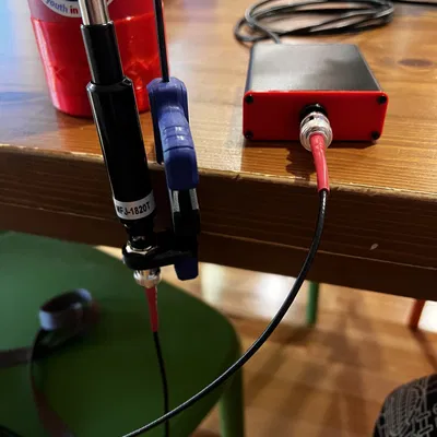 Giá đỡ ăng ten BNC cho Kẹp Irwin Quick-Grip