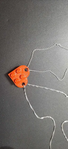 Mặt Dây Chuyền Trái Tim LEGO - Image 1