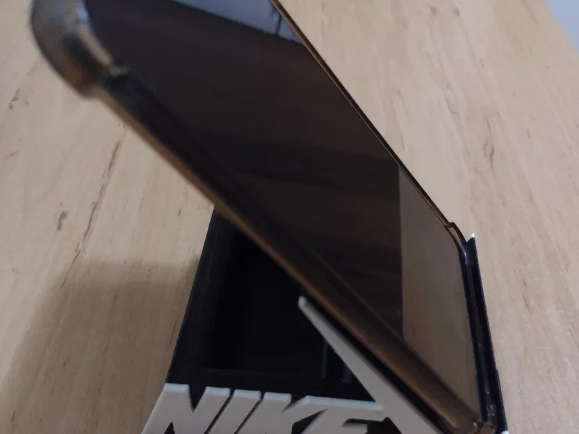 Giá Đỡ Điện Thoại NIKE - Image 2