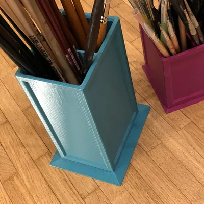 Brush organizer