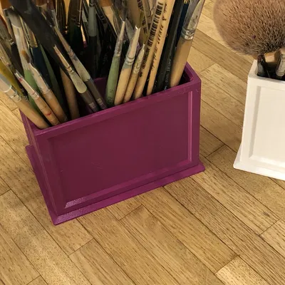 Brush organizer