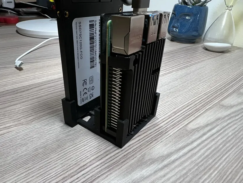 Chân đế đứng cho Raspberry Pi 4 và SSD (Dạng tham số) - Image 1