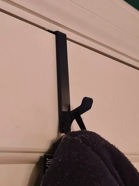 Door hook for coats and jackets - Image 1