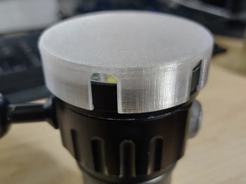 Chụp Tản Sáng Đèn Dưới Nước - Image 1