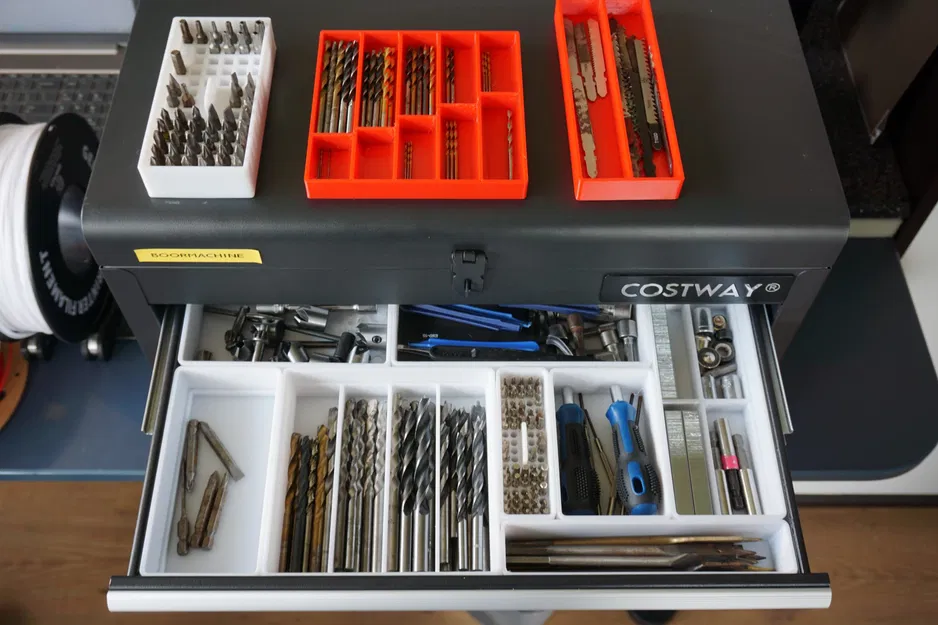 Tổ chức ngăn kéo với các khay đựng dụng cụ, mũi khoan, mũi khoét và cưa - Image 3