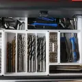 Tổ chức ngăn kéo với các khay đựng dụng cụ, mũi khoan, mũi khoét và cưa - Thumbnail 7