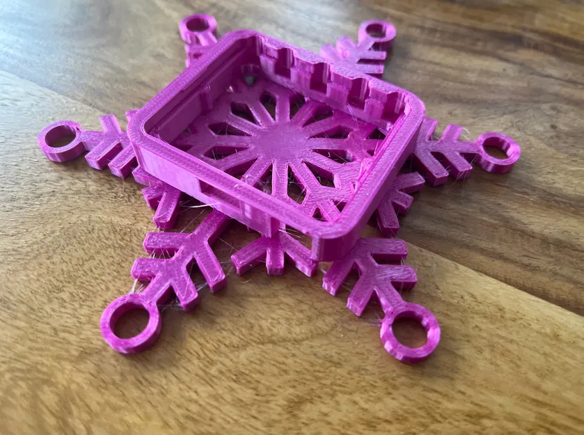 Micro:bit Advent Ornamet Case - Image 3