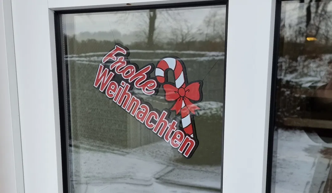 Chúc Mừng Giáng Sinh Có Lỗ - Tăng Cỡ 53% - Image 1