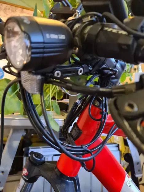 Different clips for holding bike cables - Image 1