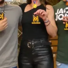 Mặt Dây Chuyền La Madriguera Độc Đáo Cho Người Chiến Thắng