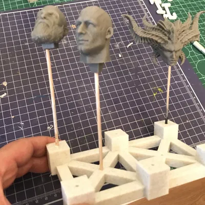 Đế Sơn Phun Aerograph Cho Đầu Tượng Tỉ Lệ 1/6