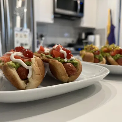 Kẹp Xúc Xích Đôi Tối Giản