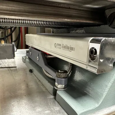 Giá đỡ DRO cho Grizzly G0704 / King KC-20VS-2 / BF20 clone