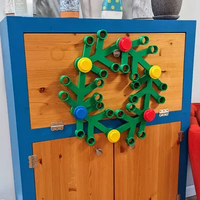 Vòng Nguyệt Quế Lego Khổng Lồ - Chốt Khóa