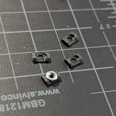 T-Nut Lắp Ráp Kiểu Trụ Cho Rãnh Nhôm 15mm, Dùng Ốc M2.5