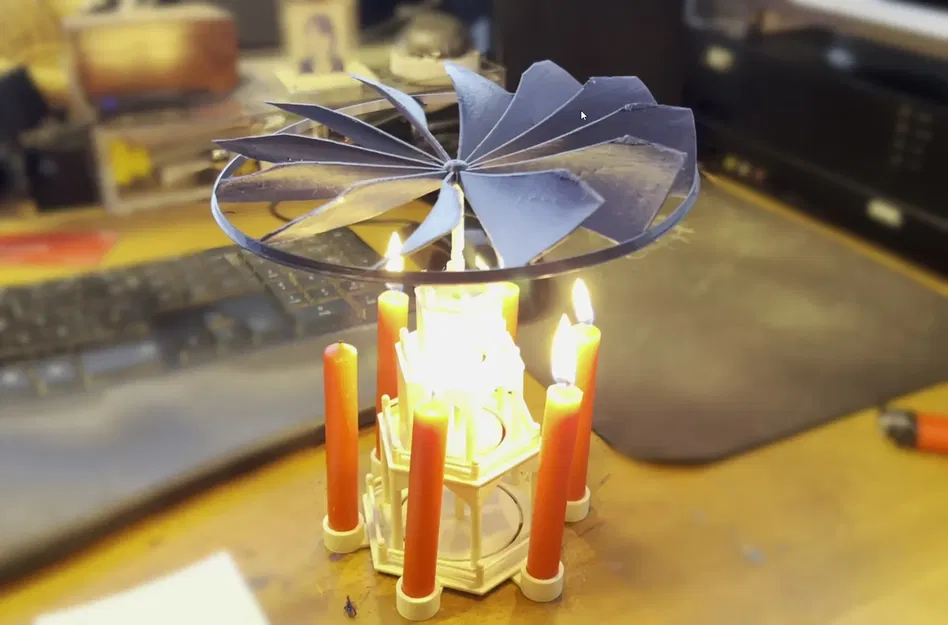 Kim Tự Tháp Giáng Sinh - Image 1