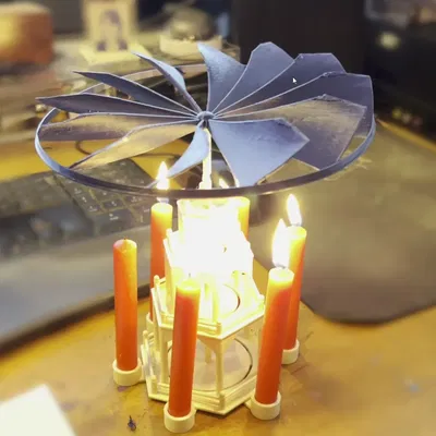 Kim Tự Tháp Giáng Sinh