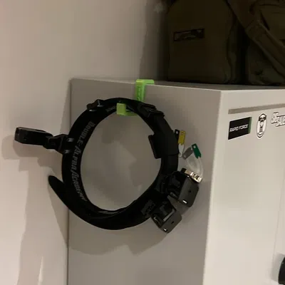 Móc Treo Thắt Lưng IPSC Gắn Tủ - Dán Nam Châm