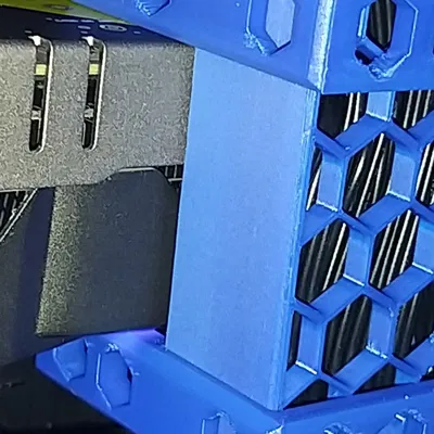 Giá đỡ chống xệ GPU Vạn Năng kiêm Che Dây Cáp