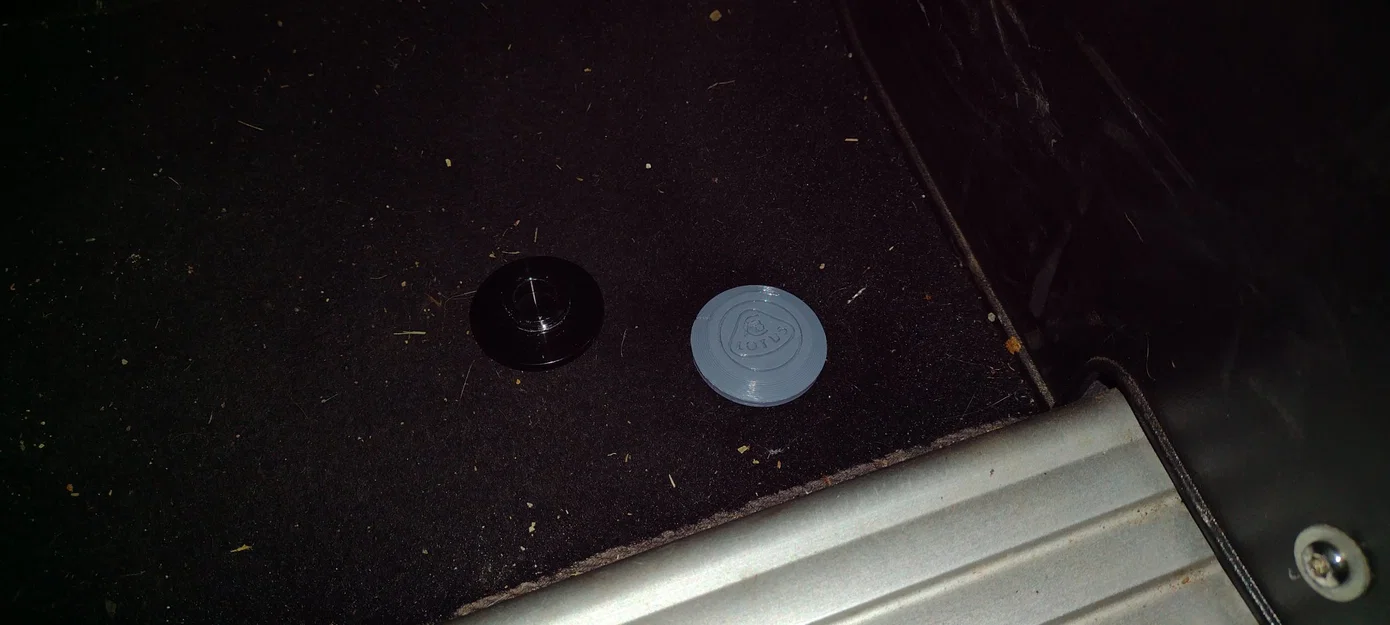 Lotus Elise carpet fixing button - Image 3