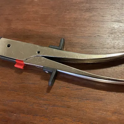 Thiết Bị Giữ Dụng Cụ Cắt Tôn