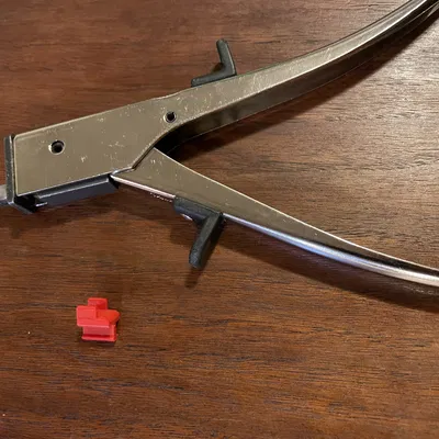 Thiết Bị Giữ Dụng Cụ Cắt Tôn