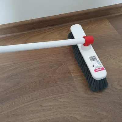 Title Redukce na smeták Tóm tắt Redukce z obyčejného smetáku na kolmý