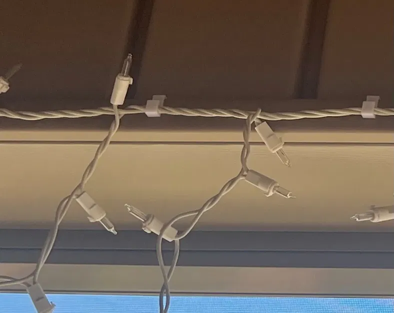 Christmas Lights Siding Clip - Image 1