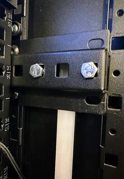 Đai ốc cho thanh LED 1U - Image 1