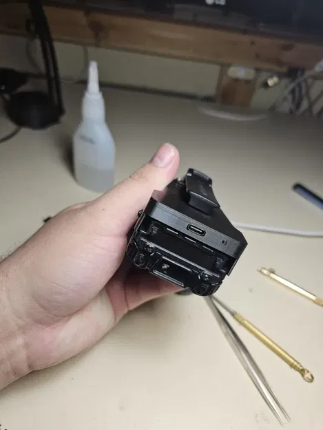 Vỏ Mạch Sạc Cho Pin Baofeng UV-5R - Image 2