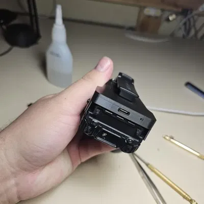 Vỏ Mạch Sạc Cho Pin Baofeng UV-5R