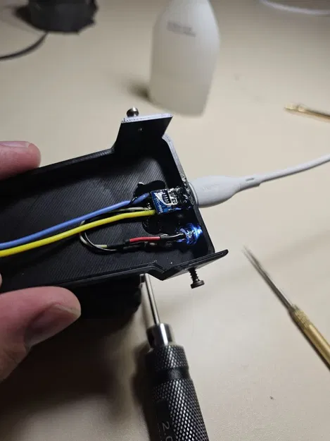 Vỏ Mạch Sạc Cho Pin Baofeng UV-5R - Image 8