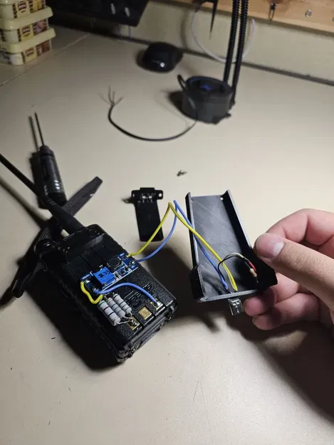 Vỏ Mạch Sạc Cho Pin Baofeng UV-5R - Image 10