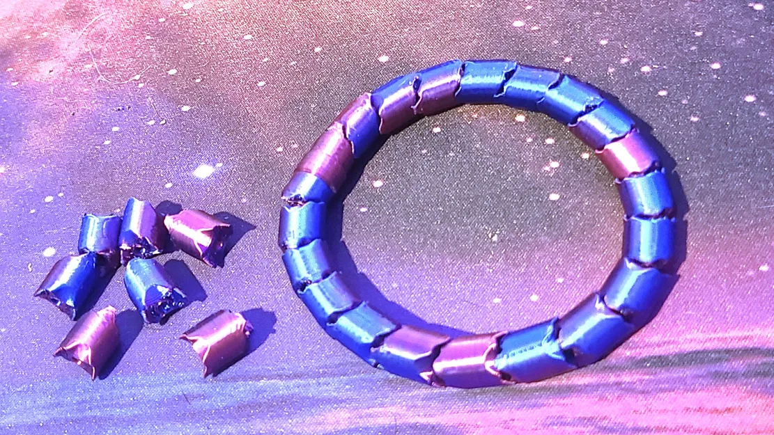 Vòng Cổ Hoặc Vòng Tay Hạt Trụ Lồng Vào Nhau - Image 1