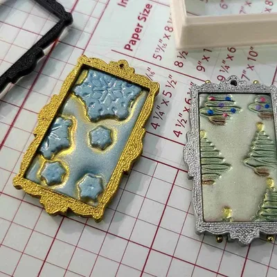 Mặt dây chuyền khung ảnh kèm dụng cụ cắt đất sét polymer