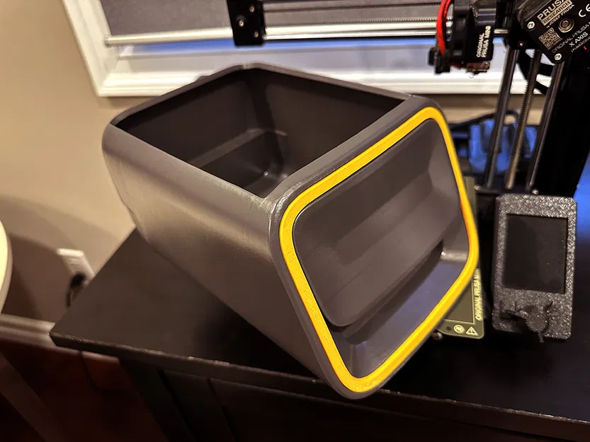 Ngăn kéo cho Loa Cắm Trại Rivian - Image 3