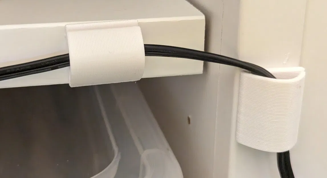 Kẹp quản lý cáp cho Ikea Besta, Billy và các đồ nội thất rộng 18mm (hoặc hơn) với băng dính Tesa Powerstrip / 3M Command - Image 2