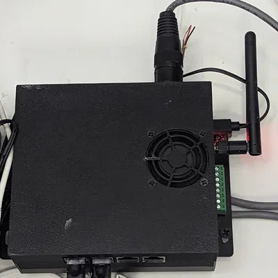 Không gian bổ sung cho RPI Hats khi sử dụng WaveShare CM4-IO-POE-BOX-B