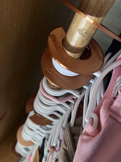 Vách ngăn treo quần áo cho phòng trẻ - Image 1