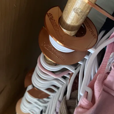 Vách ngăn treo quần áo cho phòng trẻ