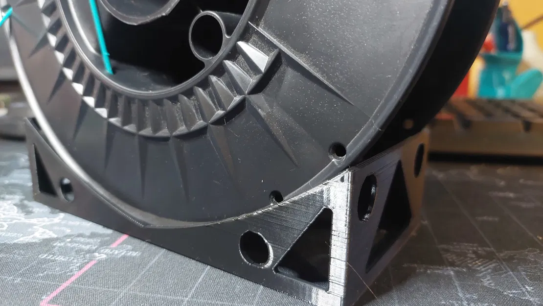 Chỉ Là Một Giá Đỡ Cuộn Chỉ Khác - Image 2