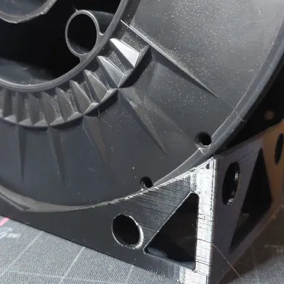 Chỉ Là Một Giá Đỡ Cuộn Chỉ Khác