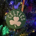 Trang trí Giáng sinh Logo Boston Celtics (Logo Cỏ ba lá + Chú Lùn May mắn Một màu) - Thumbnail 1