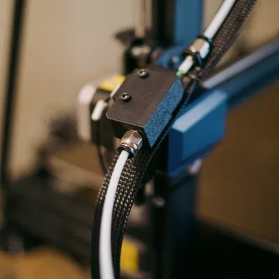 Ống Bowden ngược sang cảm biến phát hiện hết sợi nhựa