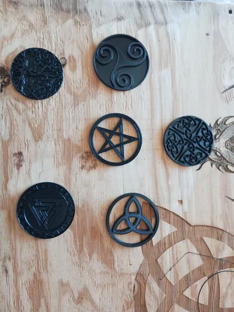 Bộ đế lót ly, chủ đề ngoại giáo - Image 1