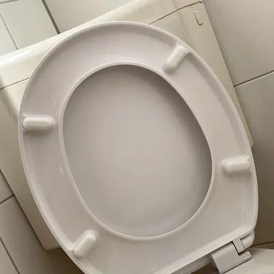 Nút chặn bệ xí