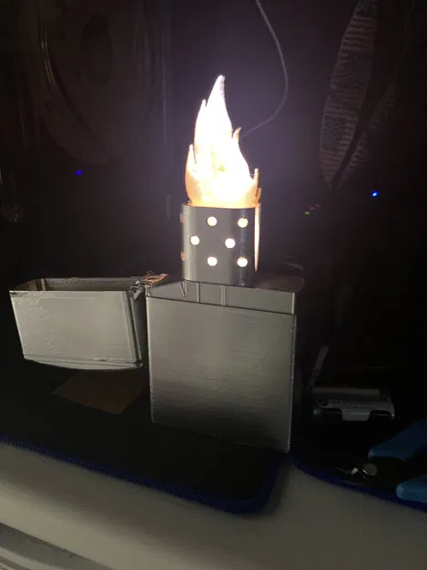 Zippo Lighter with Flame cho DieHard Christmas - Image 1