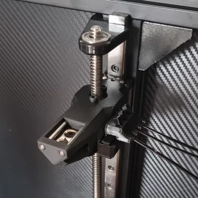 V-Core 3.1 Z Arm Cableholder có thể tháo rời