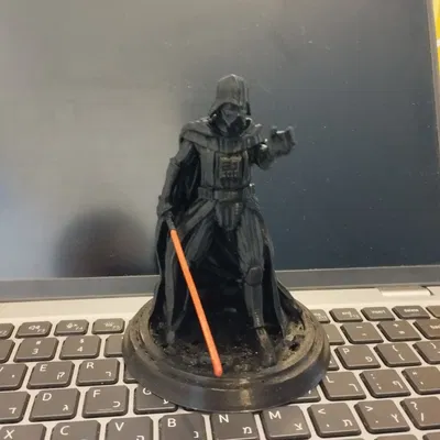 Darth Vader với thanh kiếm riêng biệt